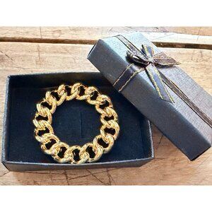 Gold-Tone Textured Chain-Link circle wreath Pin Brooch In Gift Box